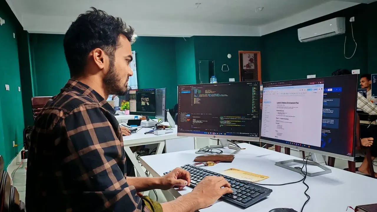 Incremental Static Regeneration vs SSR vs SSG: The Real Difference Explained - Red Surge Technology Blog